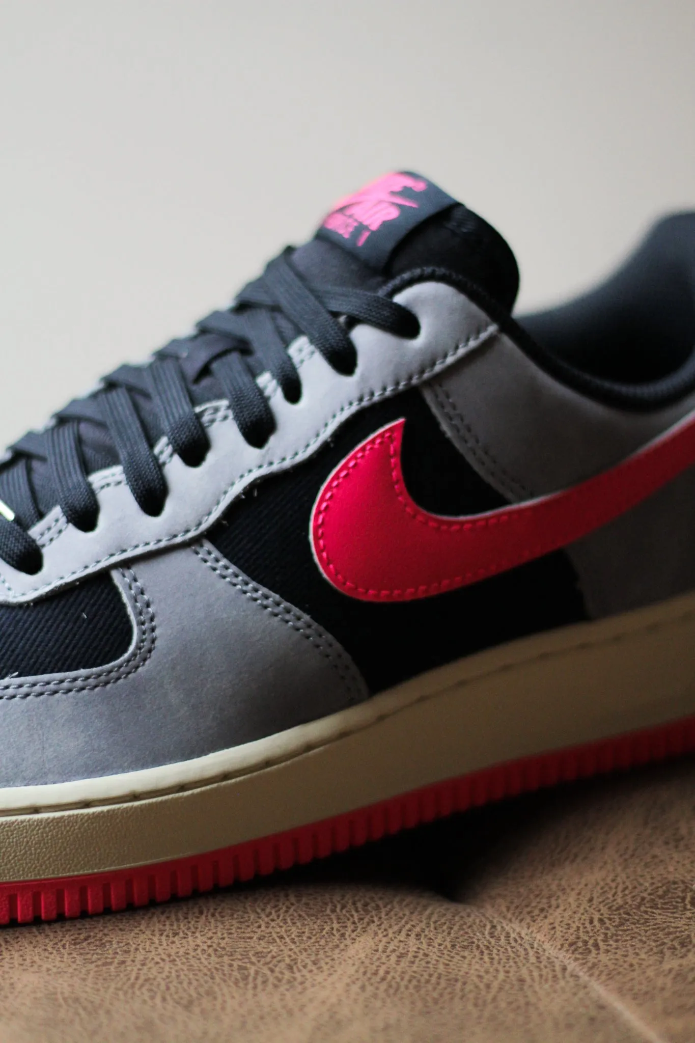 AIR FORCE 1 '07 LX "DARK OBSIDIAN/PINK BLAST"